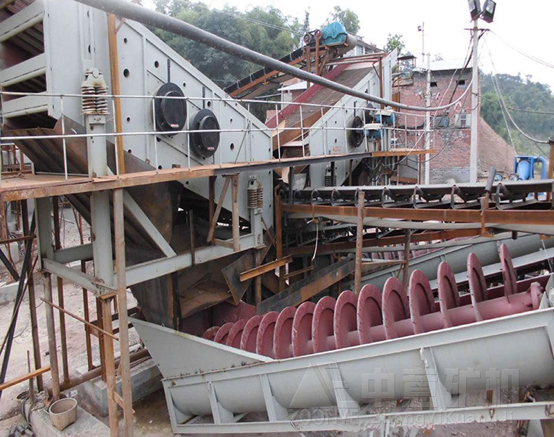 螺旋洗砂機(jī)現(xiàn)場2