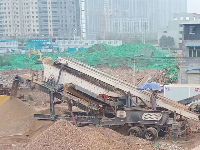 四川成都建筑垃圾回收利用項目引進(jìn)中意移動式建筑垃圾破碎篩分站