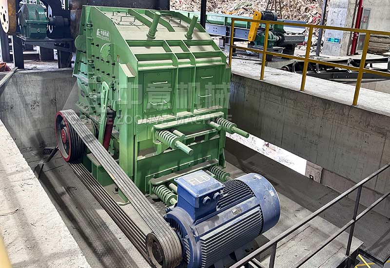 反擊式破碎機(jī)